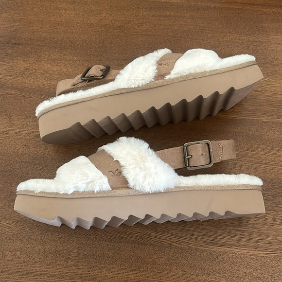 NWOB Koolaburra by UGG Fuzz’d Out Slippers - Picture 6 of 6